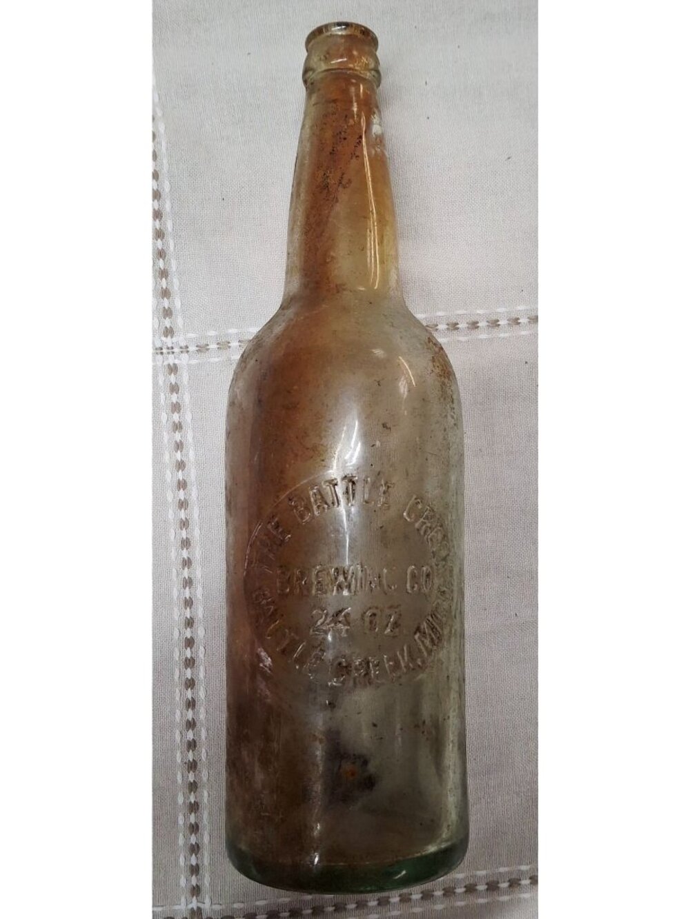 Vintage Battle Creek Brewing Co. 24 Oz Embossed Glass Bottle Antique Collectible
